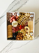 Load image into Gallery viewer, Plenty Box (4-6ppl)